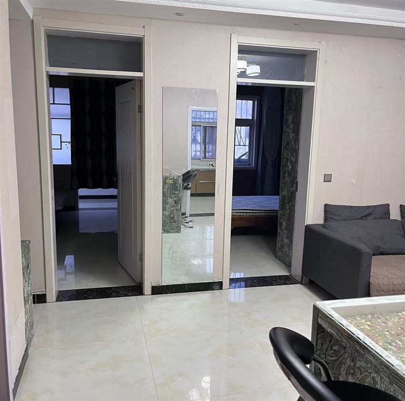 菊花新苑6楼2室，精装，拎包入住，地暖